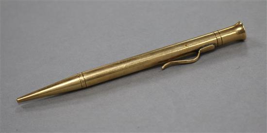 A 9ct. gold propelling pencil, 12.1cm.
